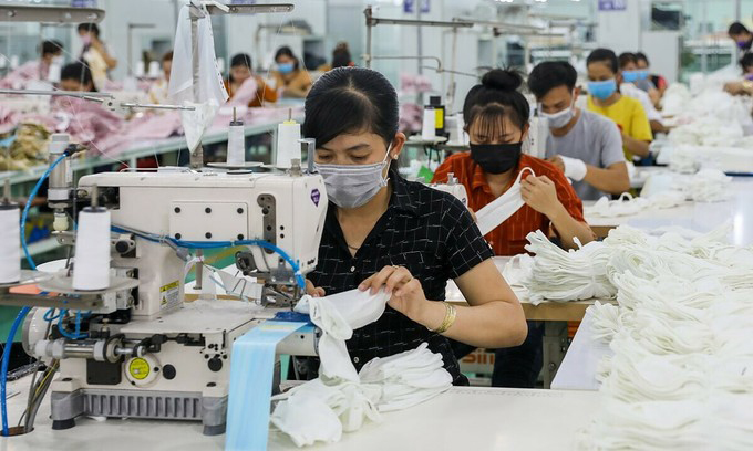 Workers Produce Anti-bacterial Masks Workers Produce Anti-bacterial Masks